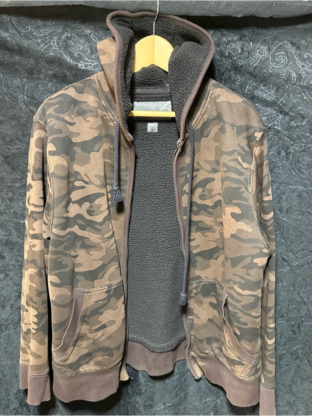 EUC! Men's Brown Camo Sherpa-Lined Hooded Jacket L